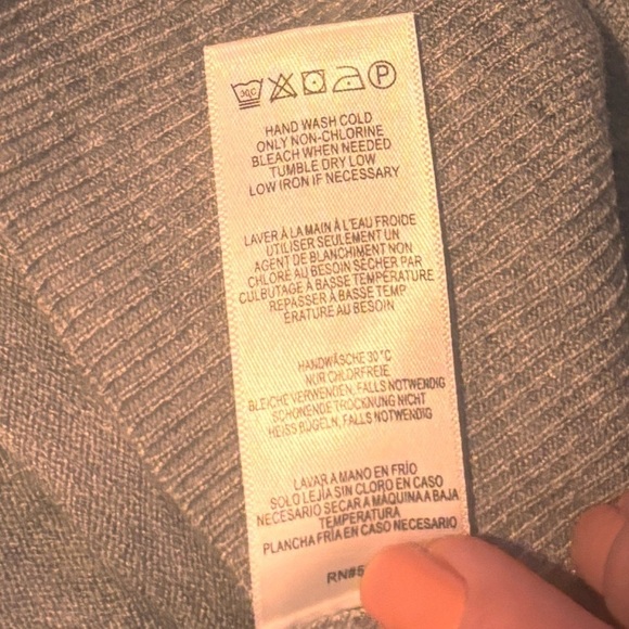 Adrianna Papell grey cardigan NWT. Silver buttons. Pleated sleeves. Size Large. - Picture 8 of 10